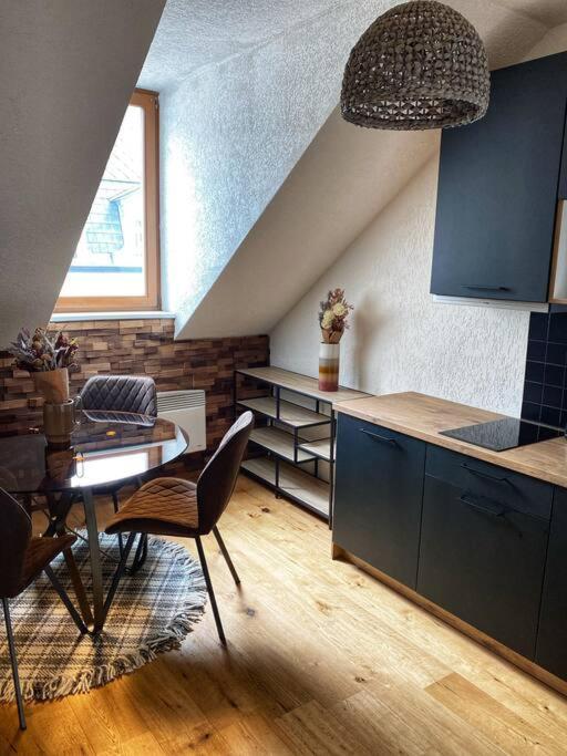 Cozy And Warm Apartment In The Heart Of Karlsbad Extérieur photo